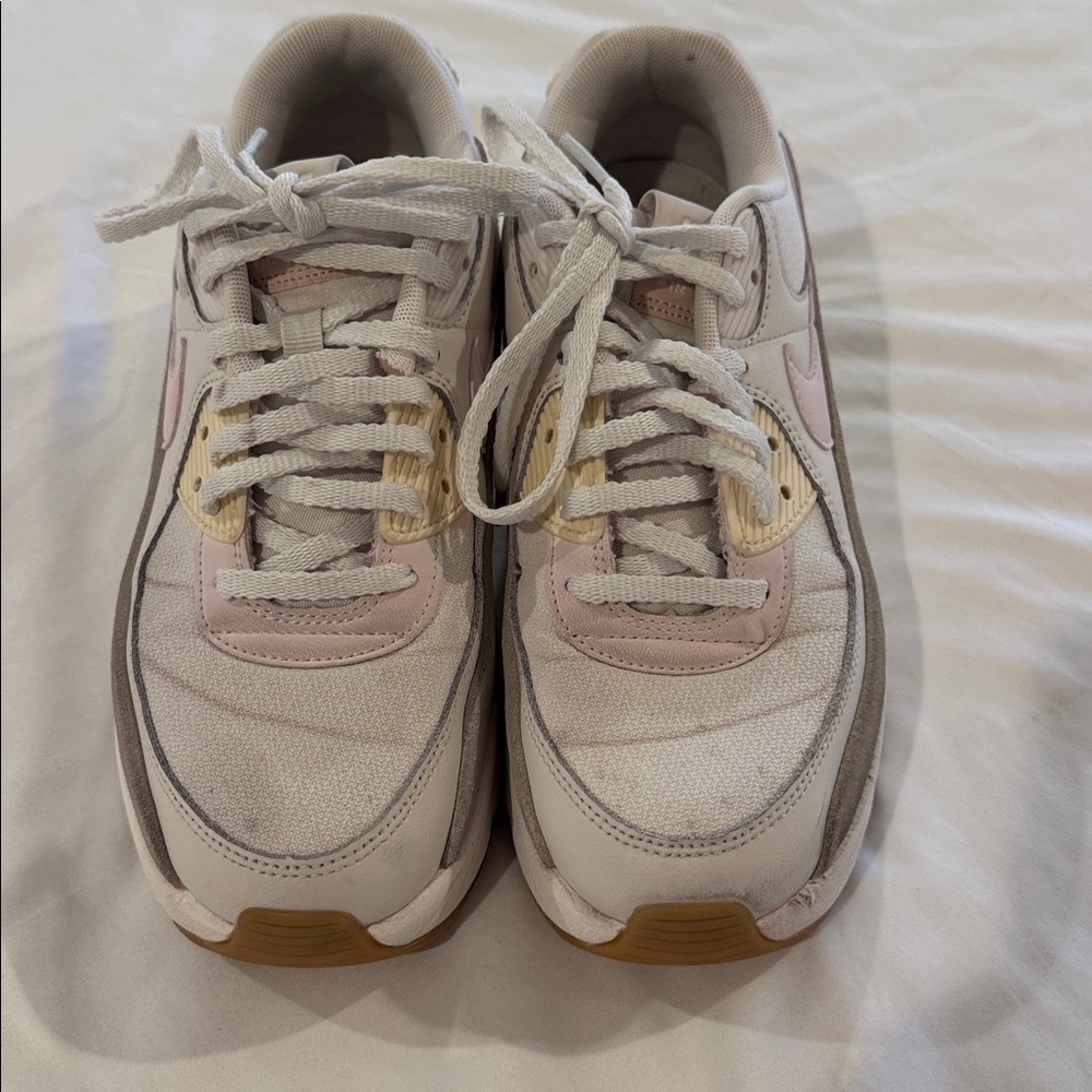 Nike Air Max 90 LV8 Platform Sneaker - Picture 4 of 8